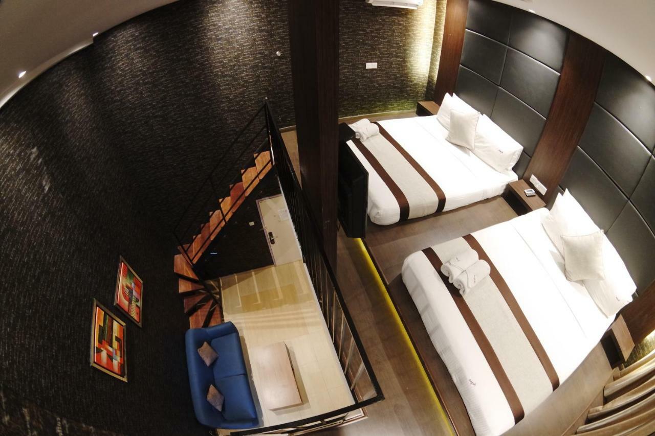 Hotel Here 2*